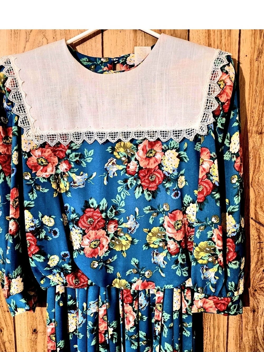 Lisa ll Vintage Women’s Teal Floral Midi Dress with Lace Trim - Picture 10 of 14